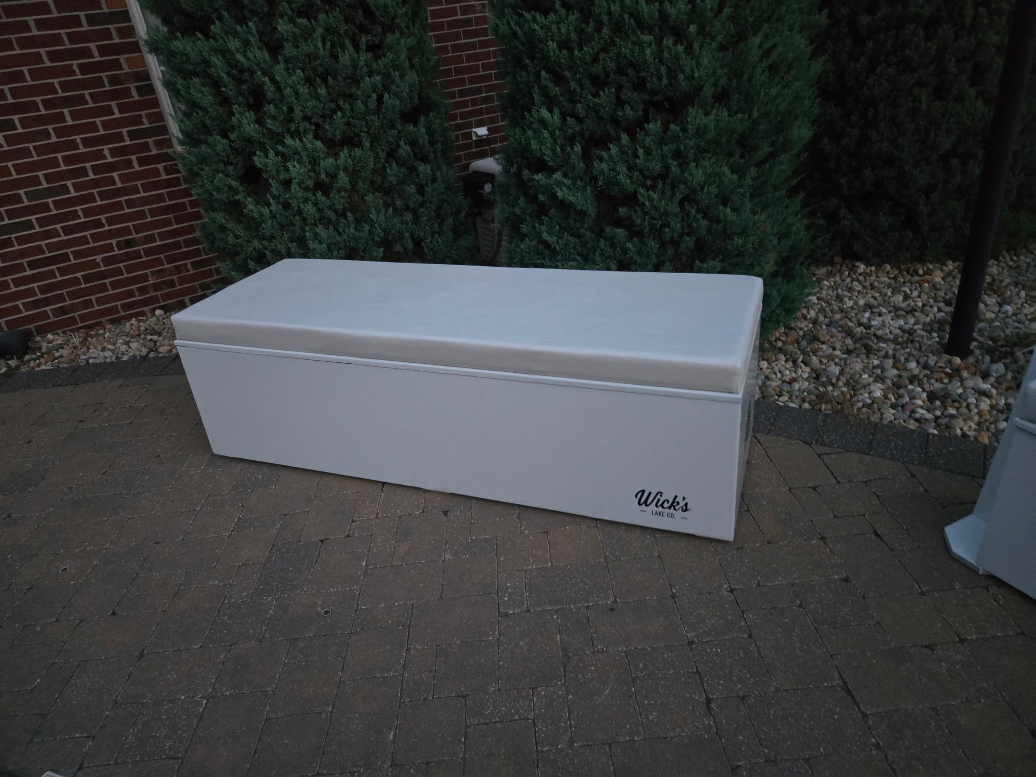 The Pier closed, showing the low cushioned seat and side logo
